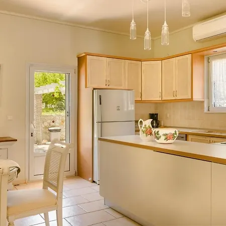 فيلة Aspasia كاتيليوس