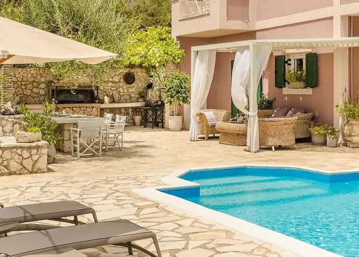 Aspasia * كاتيليوس